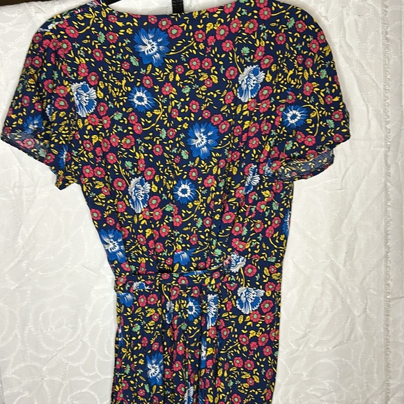 PRETTY GARDEN multi color boho floral print maxi wrap dress. Side slit. Size L - Picture 9 of 10